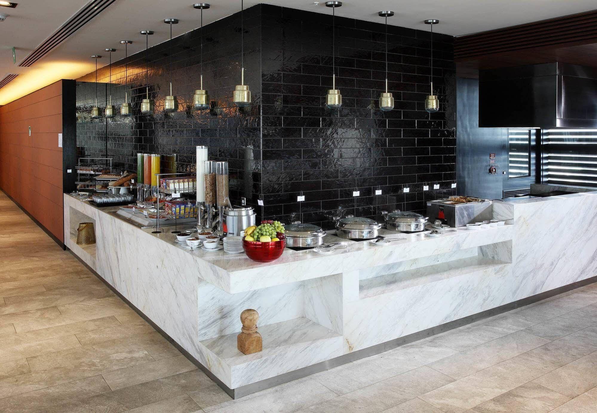 Courtyard By Marriott Vallejo Hotel 4*